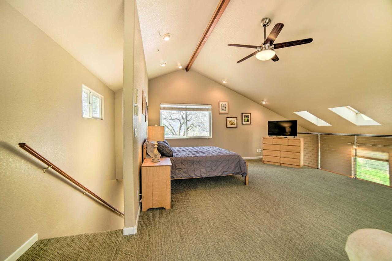 Hilltop Loft Ukiah Vacation Rental! Buitenkant foto