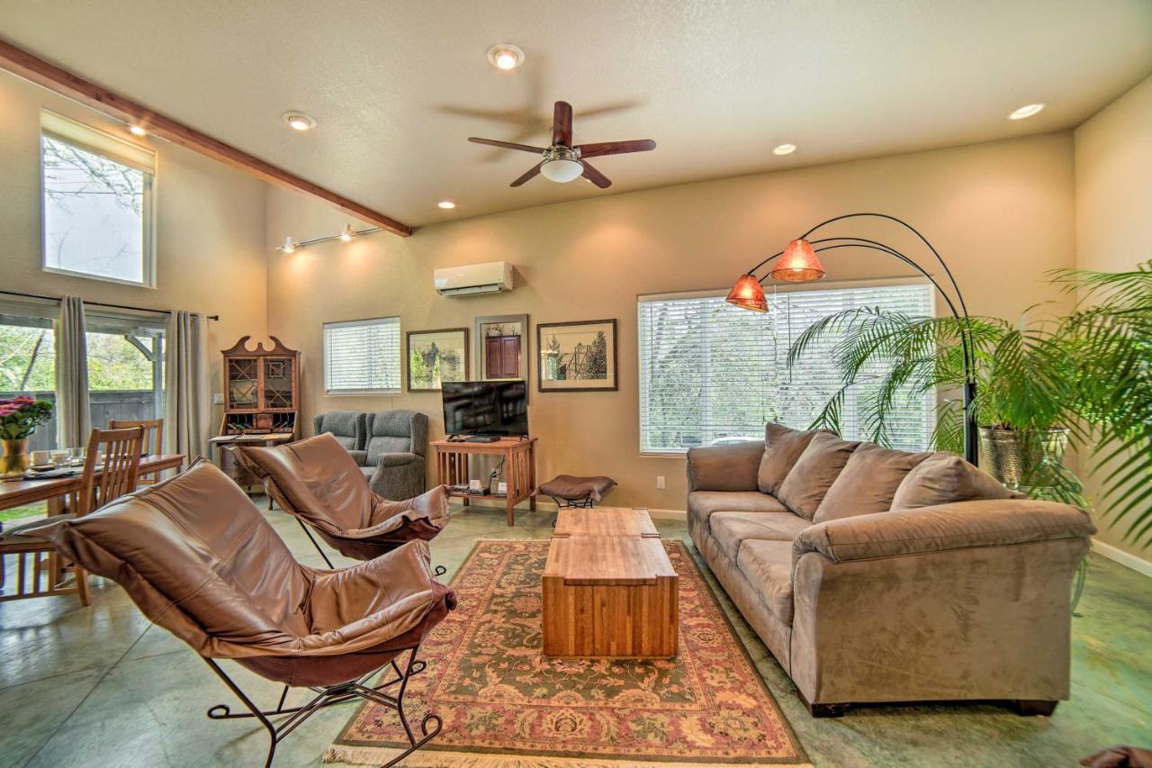 Hilltop Loft Ukiah Vacation Rental! Buitenkant foto
