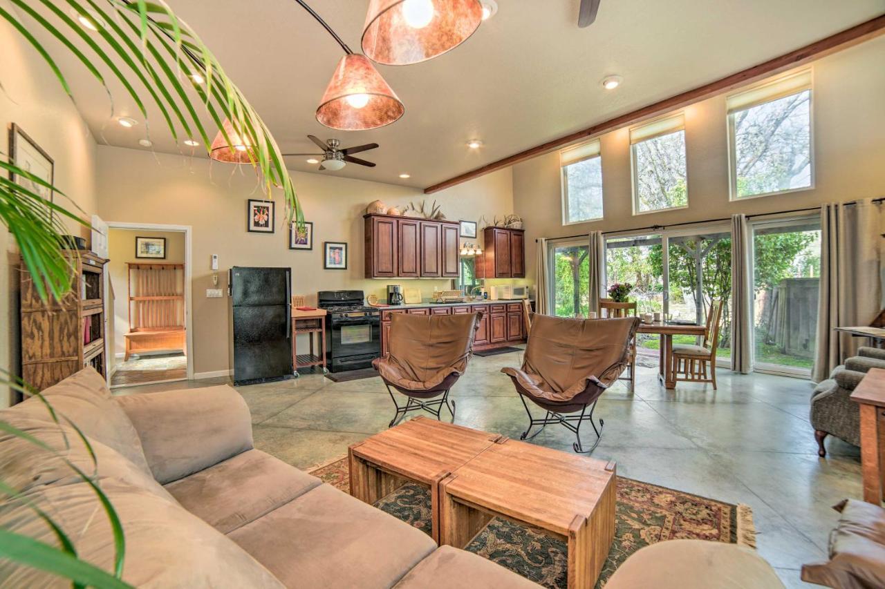 Hilltop Loft Ukiah Vacation Rental! Buitenkant foto