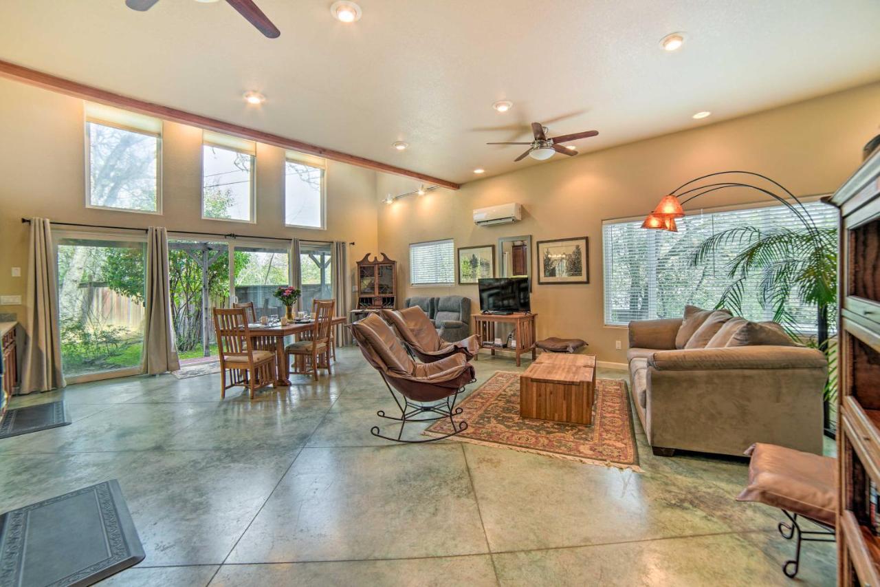 Hilltop Loft Ukiah Vacation Rental! Buitenkant foto