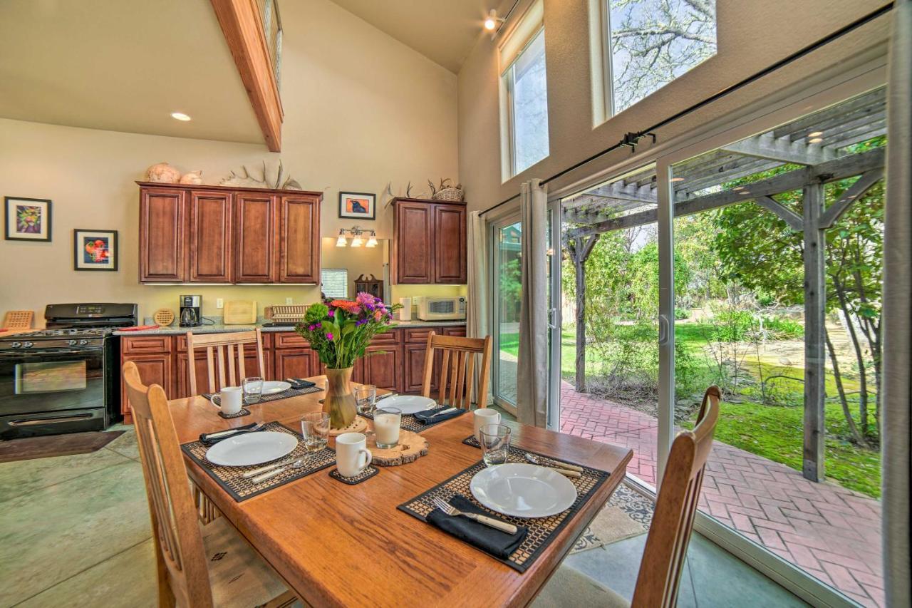 Hilltop Loft Ukiah Vacation Rental! Buitenkant foto
