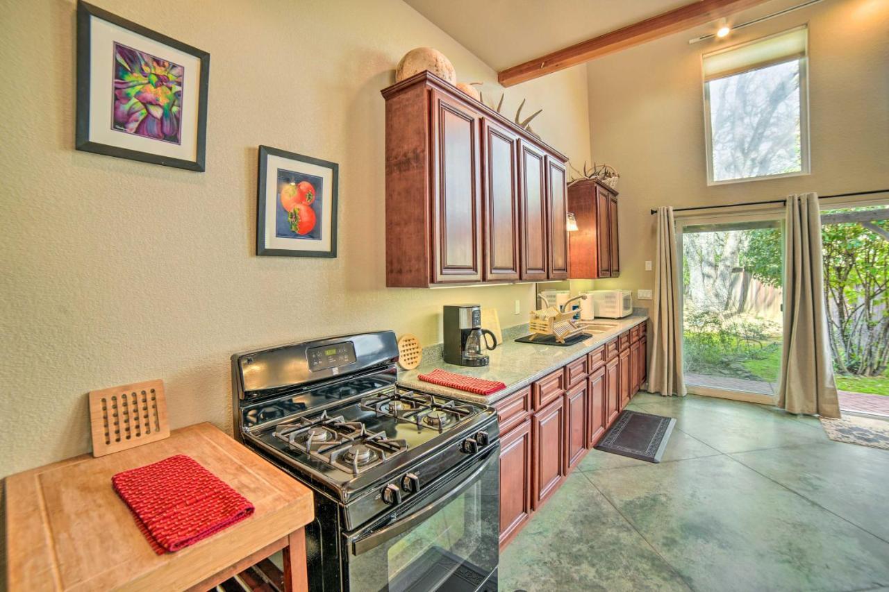 Hilltop Loft Ukiah Vacation Rental! Buitenkant foto